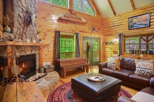Cabin, 3 Bedrooms | Living area | Smart TV, streaming services