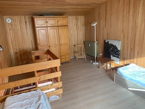 2 bedrooms, iron/ironing board