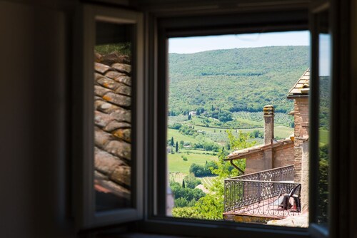 San Gimignano Town Garden - 10 pax