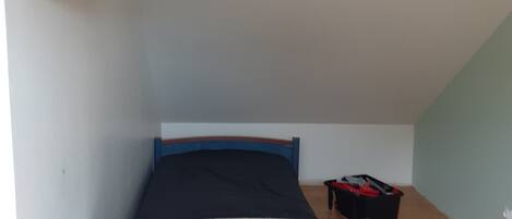 4 bedrooms, iron/ironing board, WiFi