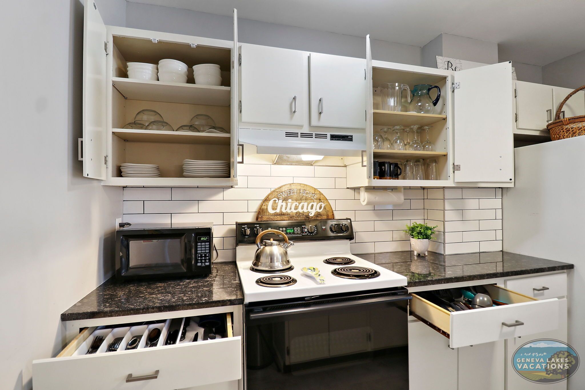 Refrigerador, microondas, horno, placa de cocina