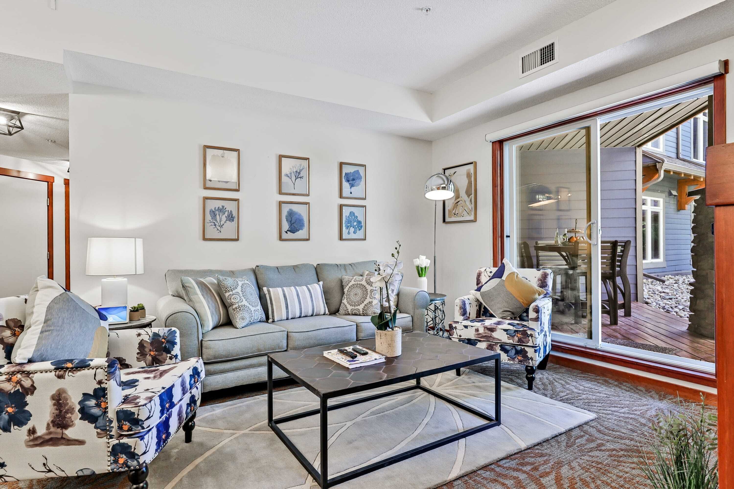 Fernseher, Kamin, Stereoanlage, Arbeitsbereiche