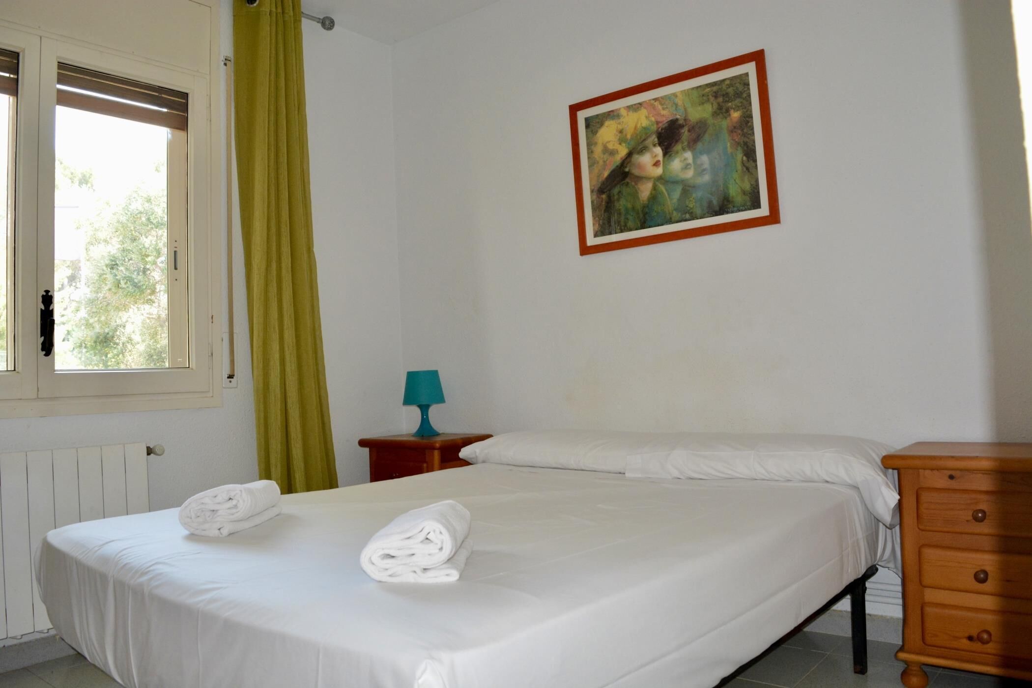 3 dormitorios, tabla de planchar con plancha, Internet y ropa de cama