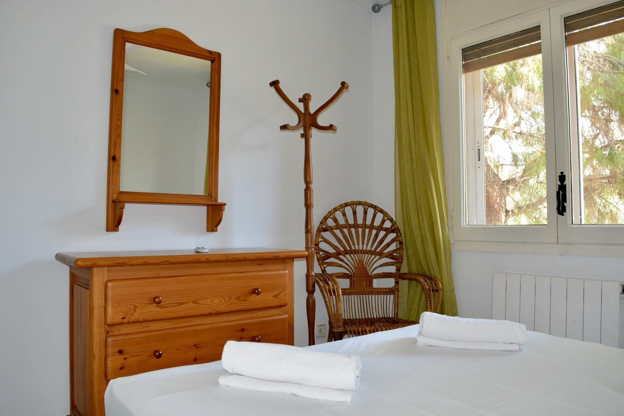 3 dormitorios, tabla de planchar con plancha, Internet y ropa de cama