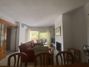 Una televisión