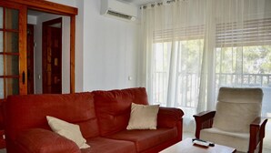 TV - R121 Apartamento Alorda Park (Calafell)