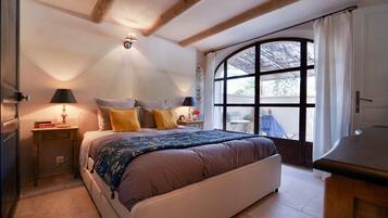 1 chambre, coffres-forts dans les chambres, bureau