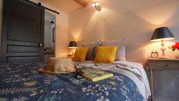 1 bedroom, in-room safe, desk, iron/ironing board