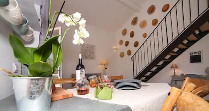 Cottage-Ensuite with Bath-Garden view-Cottage Mirabeau