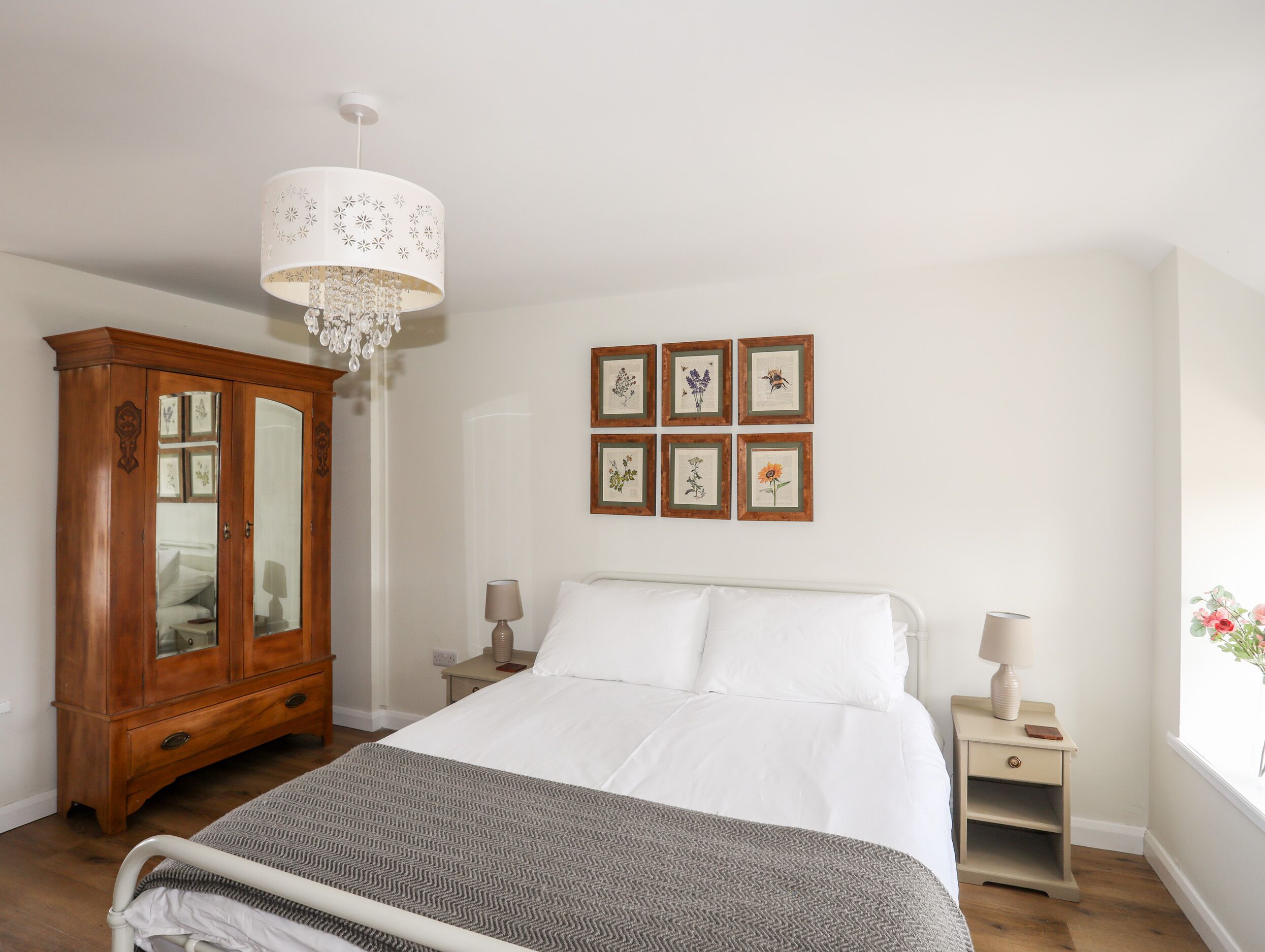 3 bedrooms, individually decorated, individually furnished, free WiFi