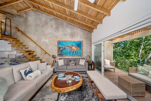 Smart TV - Blue Roatan Villa 3 Bedroom 2 & half bath in West Bay behind Ibagari Hotel (West Bay)