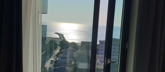 "Prime location, Sea view flat near the Beach"