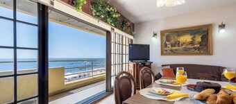 Sunny Vintage Apartment at the Beach by Host Wise