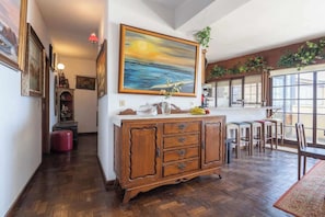 Interior - Sunny Vintage Apartment at the Beach by Host Wise (Vila do Conde)