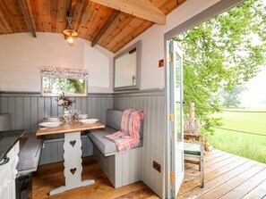 1 chambre, décoration personnalisée, ameublement personnalisé