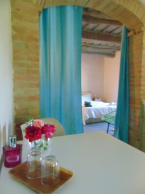 1 camera, ferro/asse da stiro, Wi-Fi gratuito, lenzuola