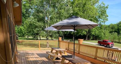 Ranch-Style Oasis: Private CozyXscape with Pool & Fire Pits sleeps 10