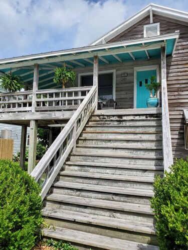 Mr Frog's Figs & Ferns Beach Cottage - Swim & Kayak Launch w/5 min Walk to Beach