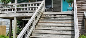 Mr Frog's Figs & Ferns Beach Cottage - Swim & Kayak Launch w/5 min Walk to Beach