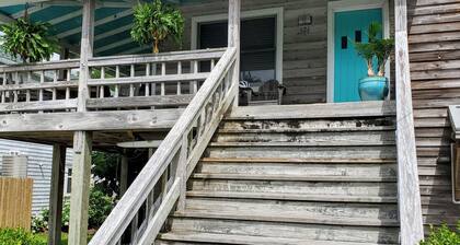 Mr Frog's Figs & Ferns Beach Cottage - Swim & Kayak Launch w/5 min Walk to Beach