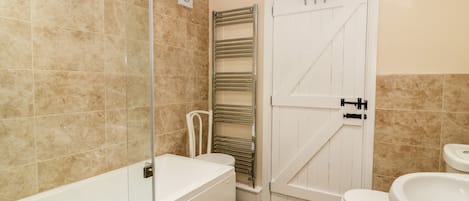 Cottage | Bathroom