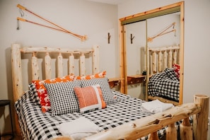 3 bedrooms, iron/ironing board, travel crib, WiFi
