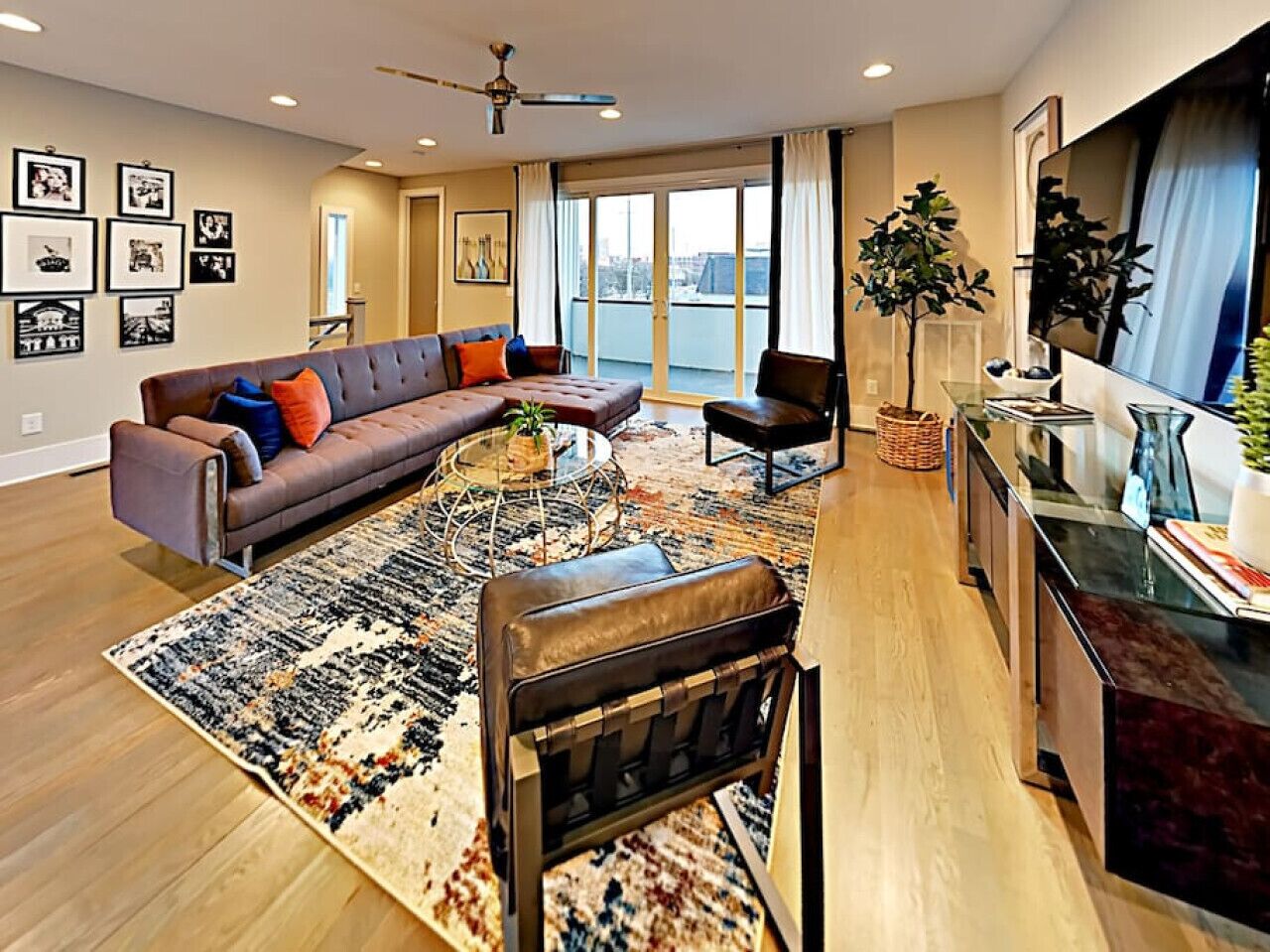 Rooftop Deck W/ Skyline Views - 1 Mile to Downtown
