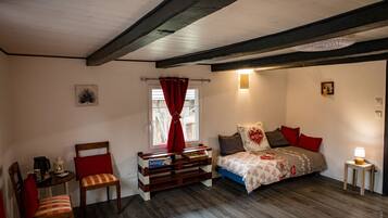 2 dormitorios, cuna de viaje, wifi gratis y ropa de cama