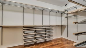 Studio (4 Bedrooms) | 4 bilik tidur, cadar katil 