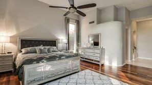 Studio (4 Bedrooms) | 4 Schlafzimmer, Bettwäsche