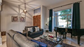 Studio (4 Bedrooms) | Innenbereich