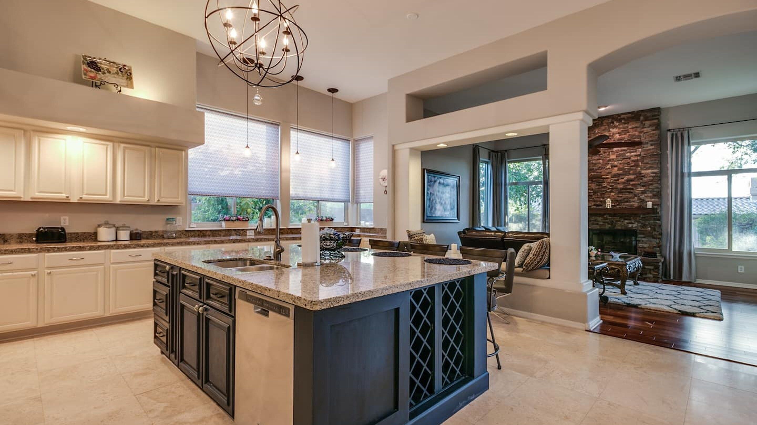 Studio (4 Bedrooms) | Private kitchen