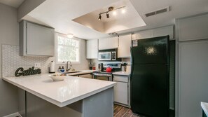 Studio (2 Bedrooms) | Private kitchen | Fridge, microwave, oven, stovetop - Remodeled Tempe Home in Prime Location! (Tempe)