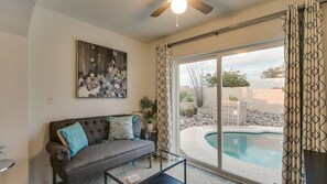 ハウス (4 Bedrooms) | 4 室のベッドルーム、ベッドシーツ