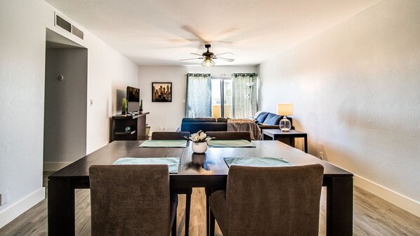 Studio (2 Bedrooms) | Living area | 45-inch TV with cable channels - Contemporary Condo in Hub of Old Town Scottsdale! (Scottsdale)