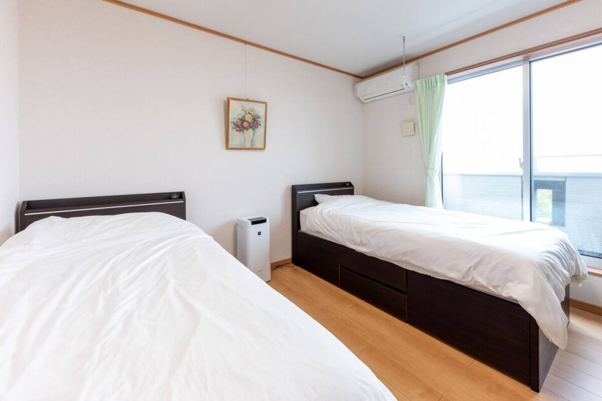 Desk, blackout drapes, WiFi (free), bed sheets