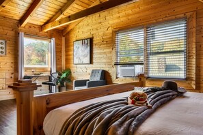 6 bedrooms, iron/ironing board, travel cot, free WiFi