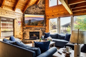 Smart TV, fireplace, table tennis, books - Cozy 6BR 6BA "Beautiful cabin with tons of space" (Pigeon Forge)