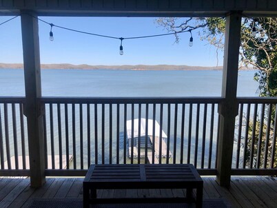 Welcoming and Cozy 2 bedroom KY lake cottage * Beautiful Views!