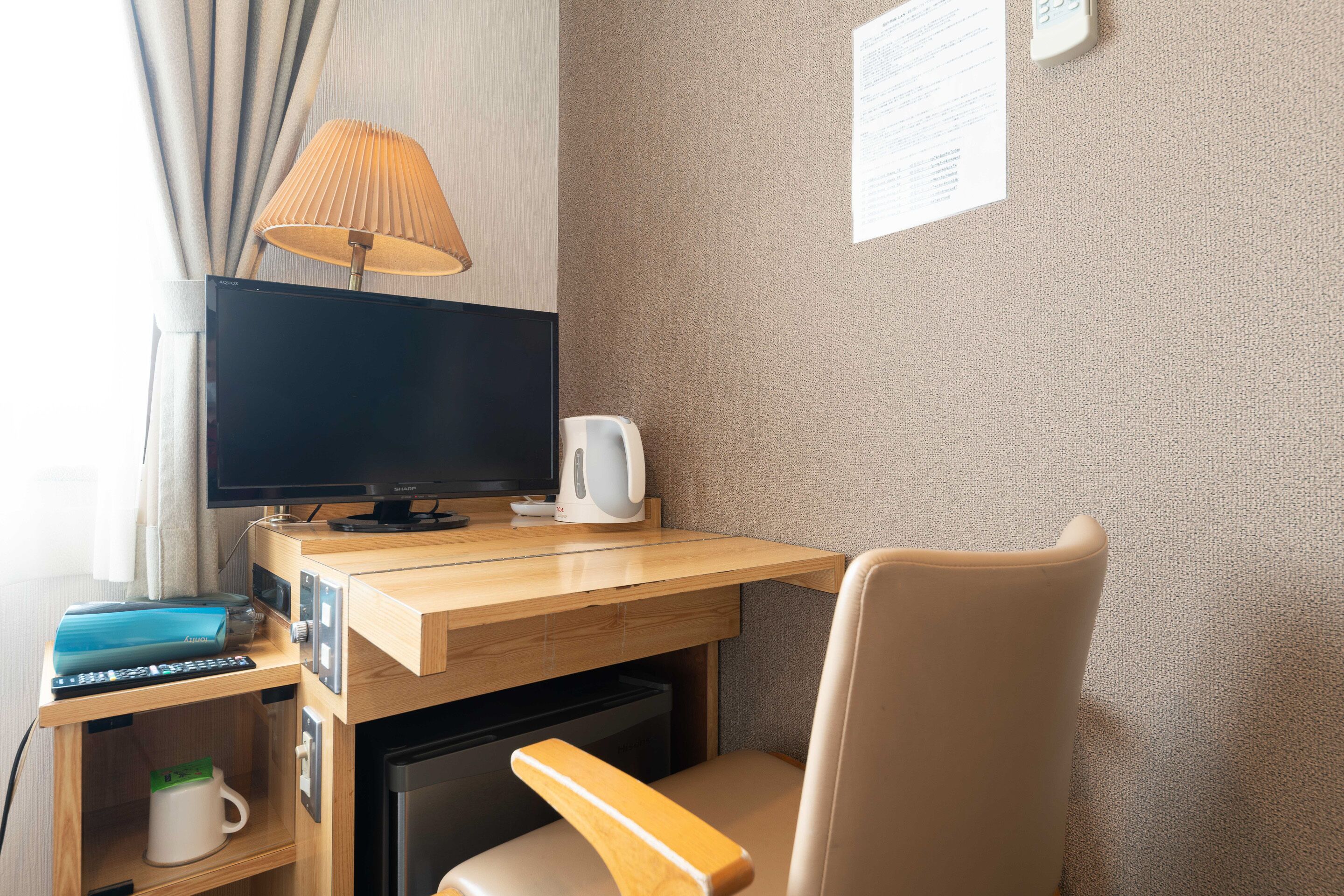 Chambre Simple, fumeurs | Bureau, fer et planche à repasser, Wi-Fi gratuit, draps fournis