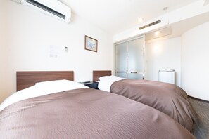 Tomannsrom, røyk | Skrivebord, strykejern/-brett, wi-fi (inkludert) og sengetøy