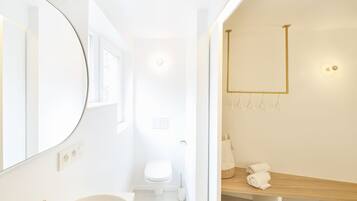 Design Double Room, Private Bathroom, City View (5) | Bathroom