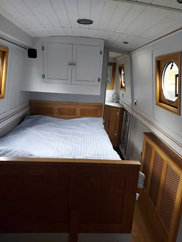 Premium Room, Ensuite, Canal View | 1 bedroom