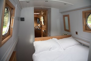 Premium Room, Ensuite, Canal View | 1 bedroom - Intuition Narrowboat (Doncaster)