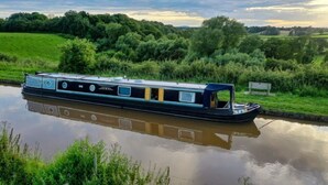 Unclassified image, 2 of 19, button - Intuition Narrowboat (Doncaster)