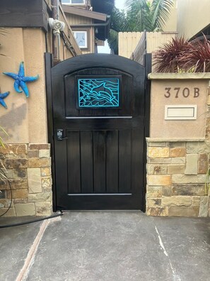 Exterior detail - Oceanfront Dolphin Views at the Edge of the USA. 2-Bed 1-Bath Pet-Friendly. (Encinitas)