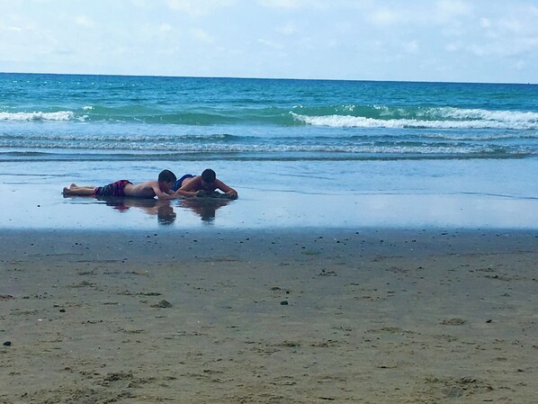 Am Strand, Liegestühle, Strandtücher
