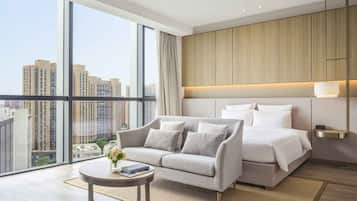 Superior Room, 1 King Bed | Individually decorated, individually furnished, desk, laptop workspace