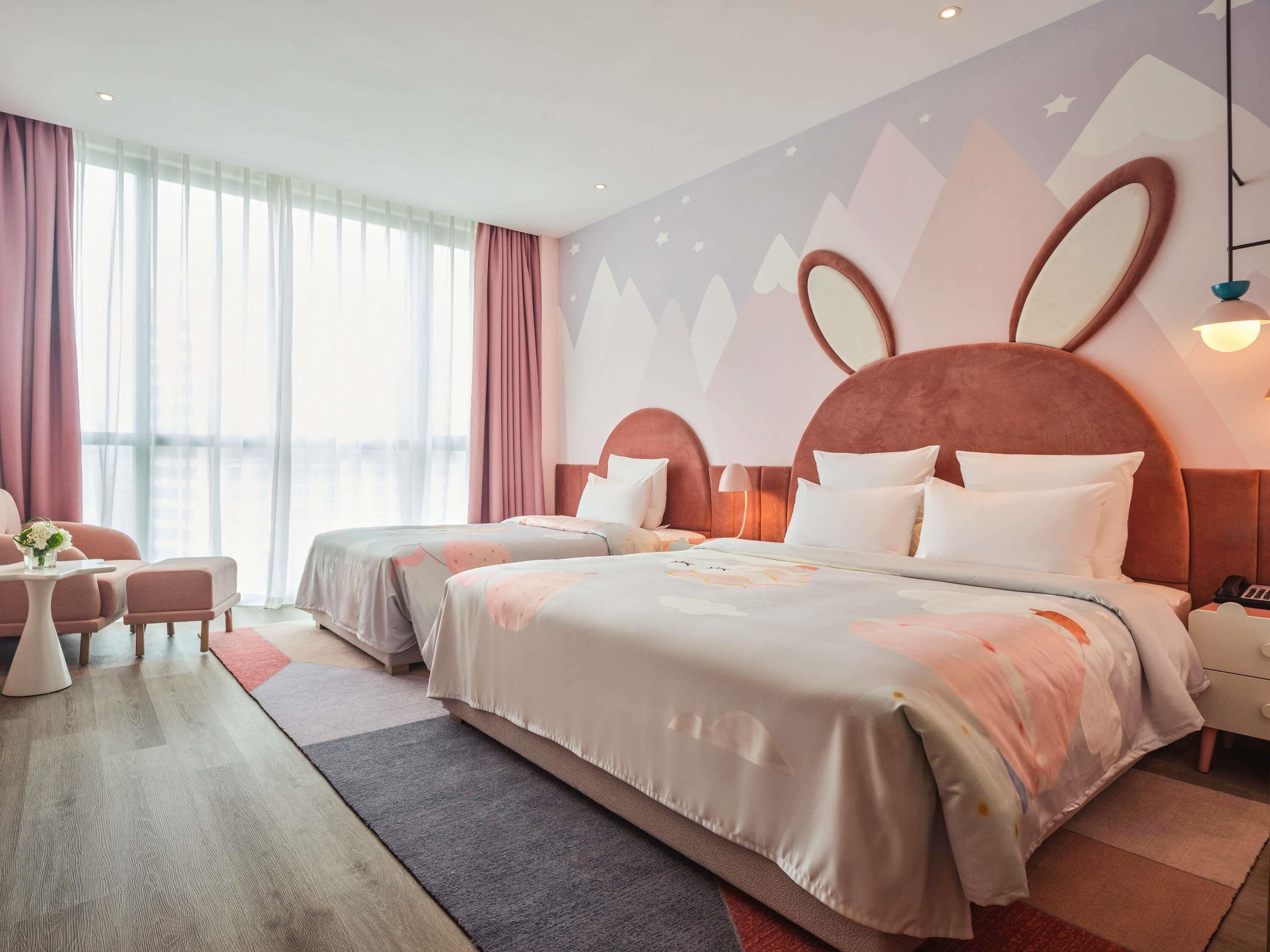 Premium Family Suite | Individually decorated, individually furnished, desk, laptop workspace