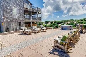 Outdoor dining - Oceanfront Bliss w/ outdoor pool, hot tub and beds made ! (Avon)
